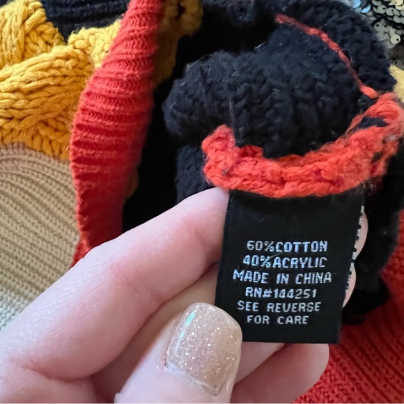 Color Block Pullover Sweater - Picture 4 of 4